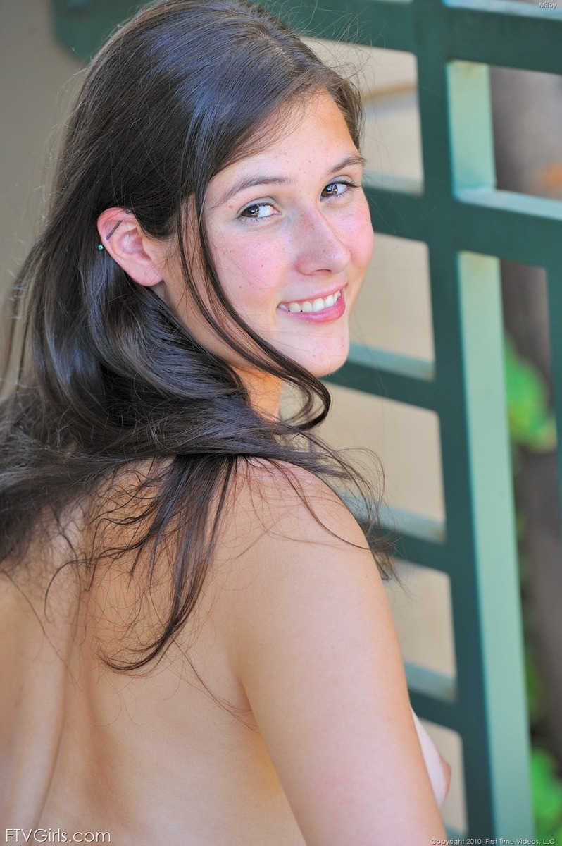 Brunette Girl With Lovely Boobs Miley Strips